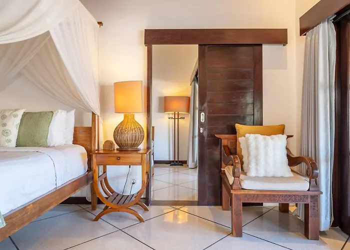 Cemara Spacious 4br Retreat Seminyak