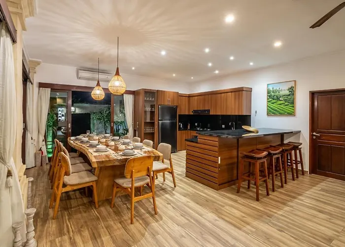 Cemara Spacious 4br Retreat
