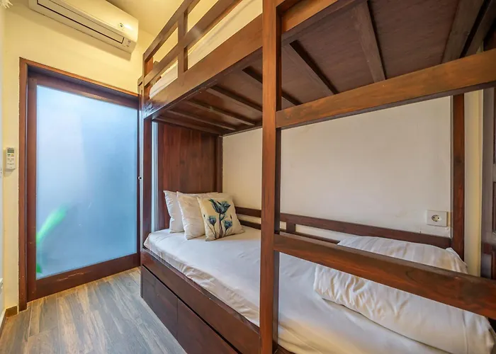 Cemara Spacious 4br Retreat Villa